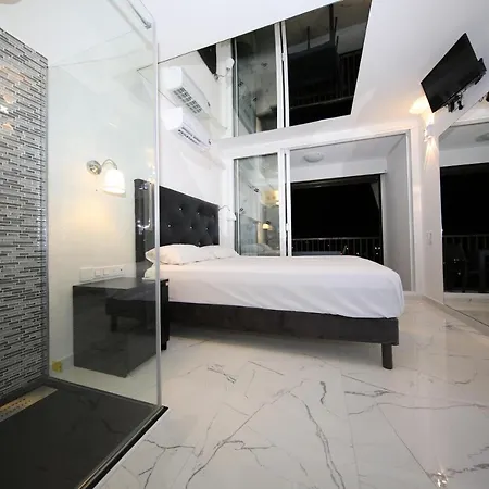 Indecent Lägenhet Agde