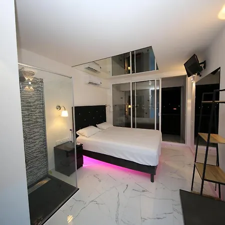 Indecent Lägenhet Agde