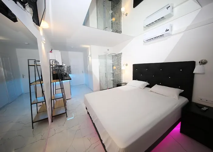 Indecent * アグド